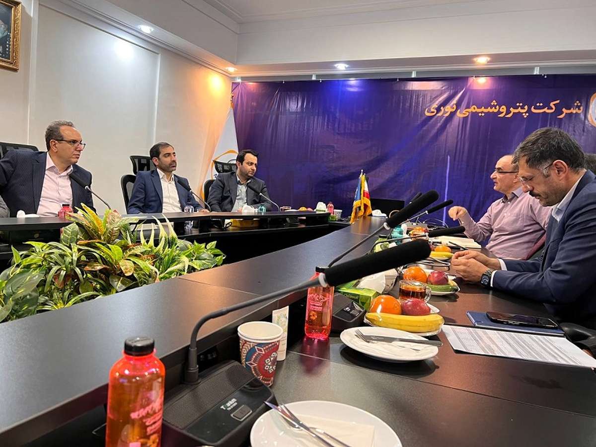 توسعه همکاری‌ با پتروشیمی‌ها رویکرد اصلی بانک صادرات ایران در دوره تحول است