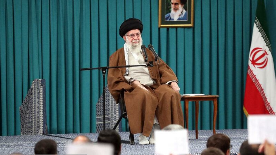 رهبر انقلاب، رئیس جمهور موقت را انتخاب کردند