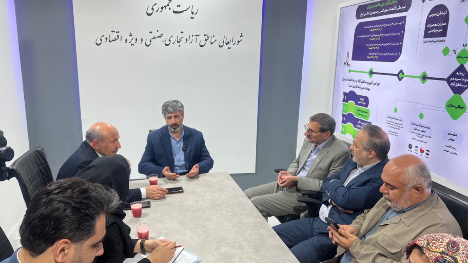 مناطق آزاد از جنس مشارکت جویی و مشارکت آفرینی هستند