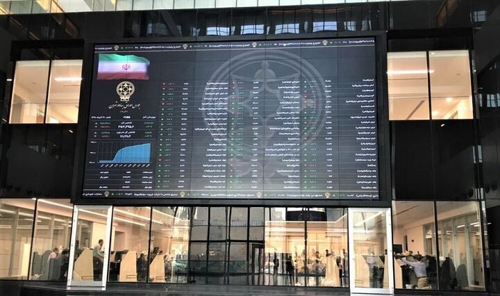 بورس تهران نزدیک مرز ۷.۸ میلیون