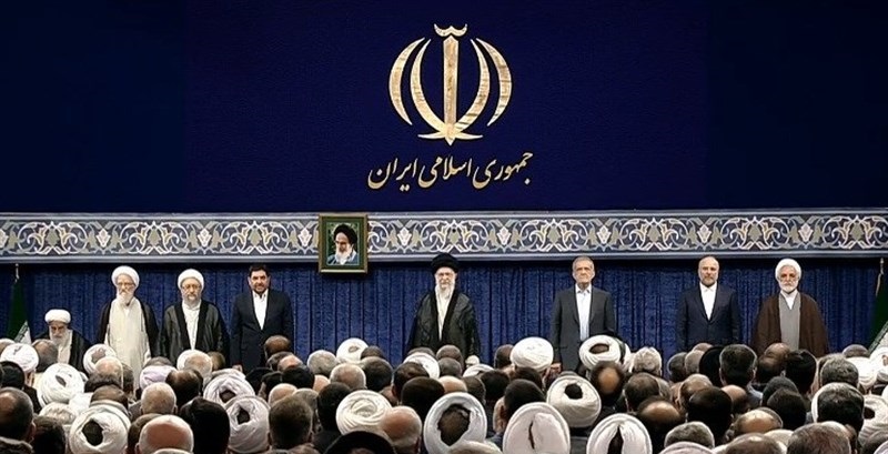مسعود پزشکیان با تنفیذ حکم از سوی رهبر معظم انقلاب، به ریاست جمهوری منصوب شد.
