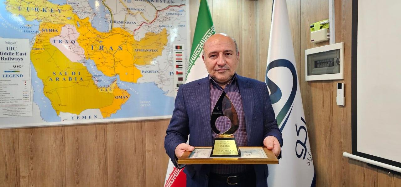 نشان مدیریت شایسته؛ پاداشی برای تلاش‌های بی‌وقفه مدیرعامل منطقه آزاد ماکو