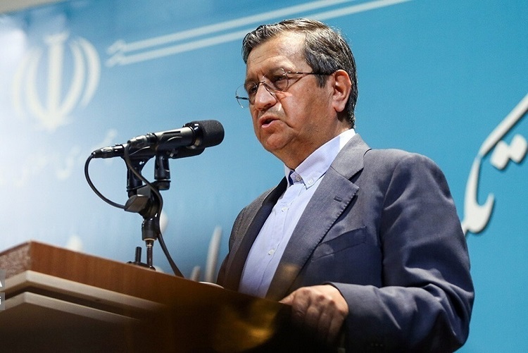 همتی: ۲ میلیارد دلار ارز صنایع تأمین می‌شود