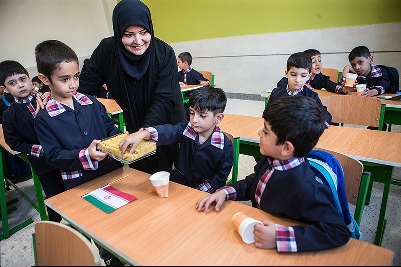 ساخت ۳۲۴ مدرسه با مالیات