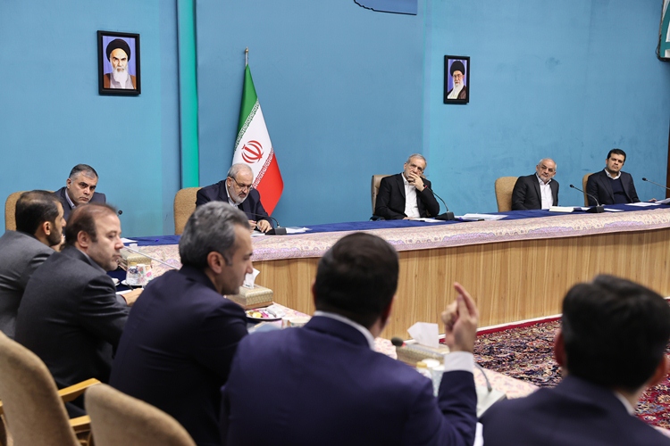احداث نیروگاه خورشیدی ۲۰۰مگاواتی توسط گهرزمین و ۳۵۰ مگاواتی توسط گل گهر
