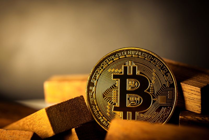 قیمت بیت کوین و ارز‌های دیجیتال امروز سه‌شنبه ۲۲ اردیبهشت ۱۴۰۵ + جدول