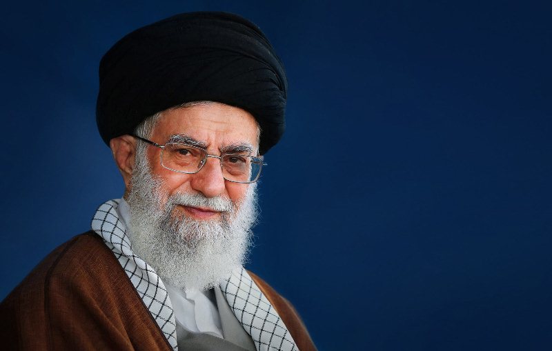 امام خامنه‌ای: تهاجم ارتش آمریکا مغلوب شجاعت و فداکاری جوانان ایران شد