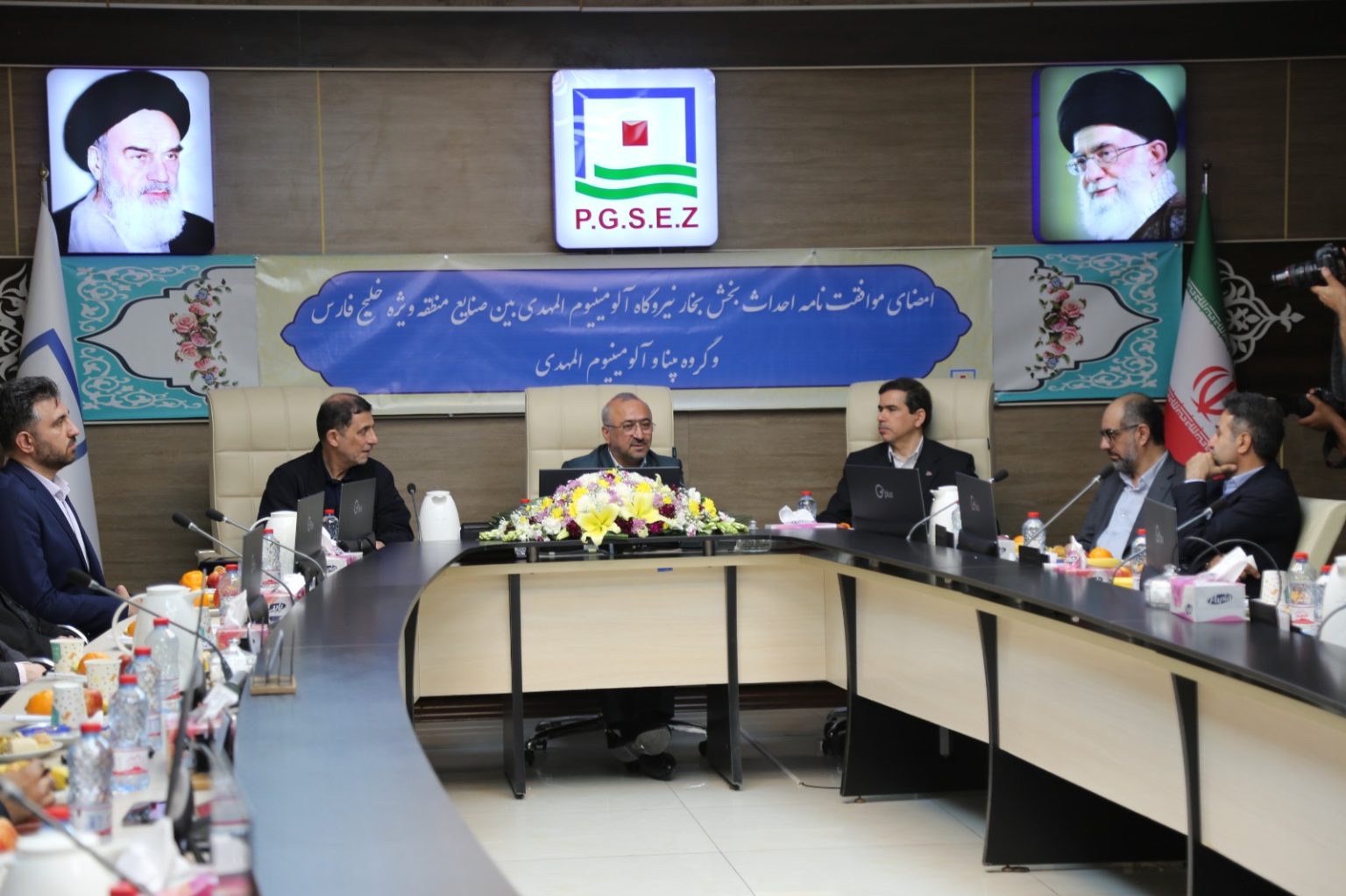 امضای موافقتنامه برای تقویت زیرساختهای برقی منطقه ویژه اقتصادی خلیج فارس