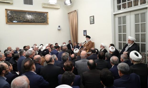 واکنش رهبر انقلاب به مذاکرات عمان واکنش رهبر انقلاب به مذاکرات عمان