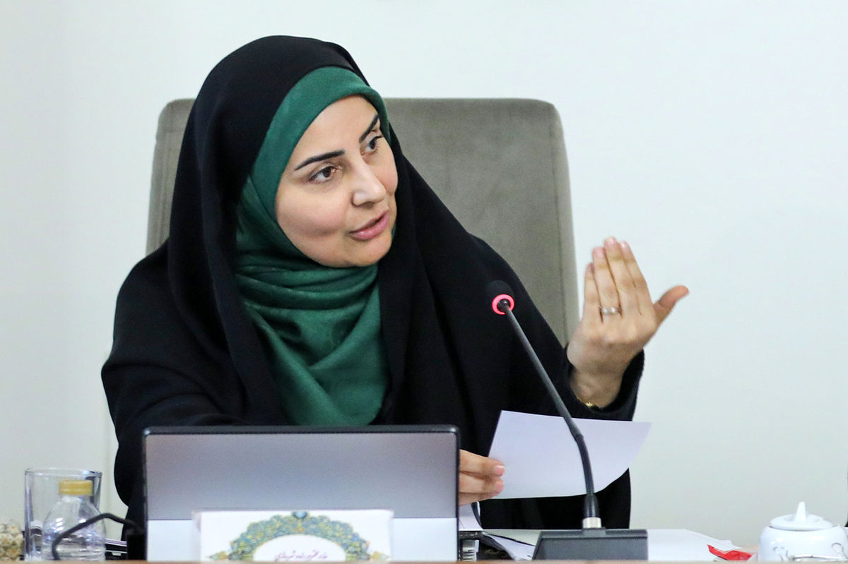 فرزانه صادق: آثار جنگ را از چهره شهر‌ها پاک می‌کنیم