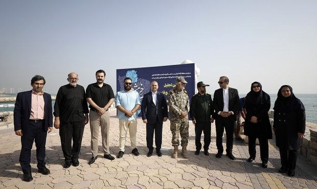 حركت نمادین پاروزنان به مناسبت سالروز آزادسازی خرمشهر حركت نمادین پاروزنان به مناسبت سالروز آزادسازی خرمشهر