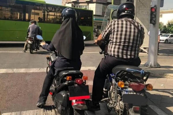 صدور گواهینامه موتورسیکلت بانوان در انتظار تصویب مجلس