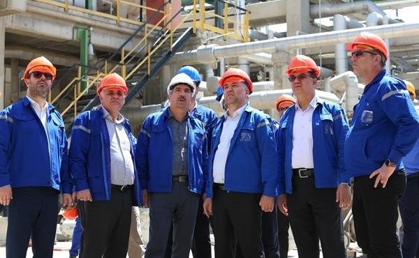 بازدید مدیرعامل پتروشیمی شازند از روند پیشرفت تعمیرات اساسی بازدید مدیرعامل پتروشیمی شازند از روند پیشرفت تعمیرات اساسی