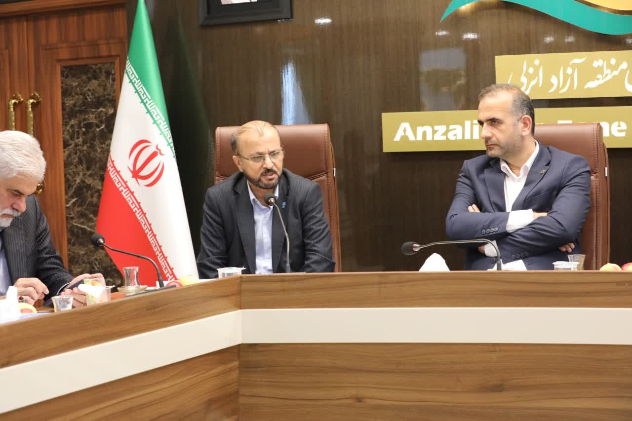 اقتدار حاکمیت قانون و مقررات مناطق آزاد باید اعمال و تفویض اختیارات قانونی انجام گردد