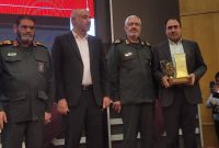 اعطای نشان اقتصاد مقاومتی به مدیرعامل شرکت نفت ستاره خلیج فارس