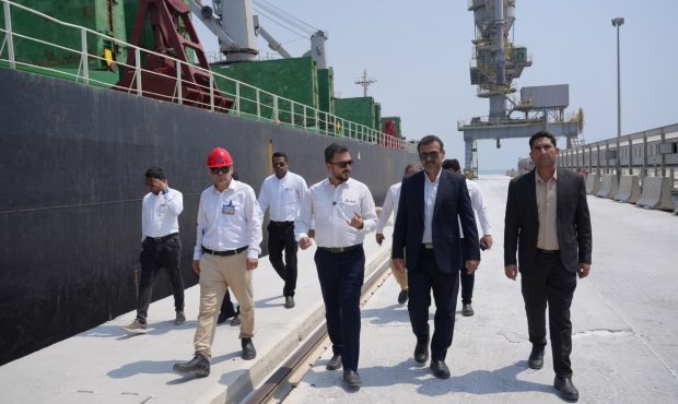 بازدید فرماندار شهرستان لامرد از سایت دریایی مجتمع صنایع آلومینیوم جنوب