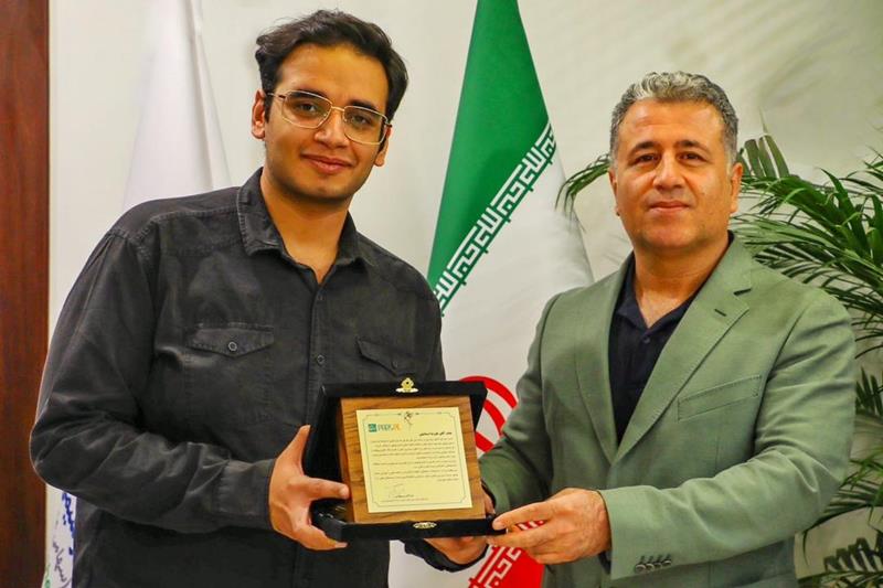 تقدیر‌ مدیرعامل پتروشیمی پارس از دانش‌آموز بوشهریِ رتبه اول کنکور سراسری