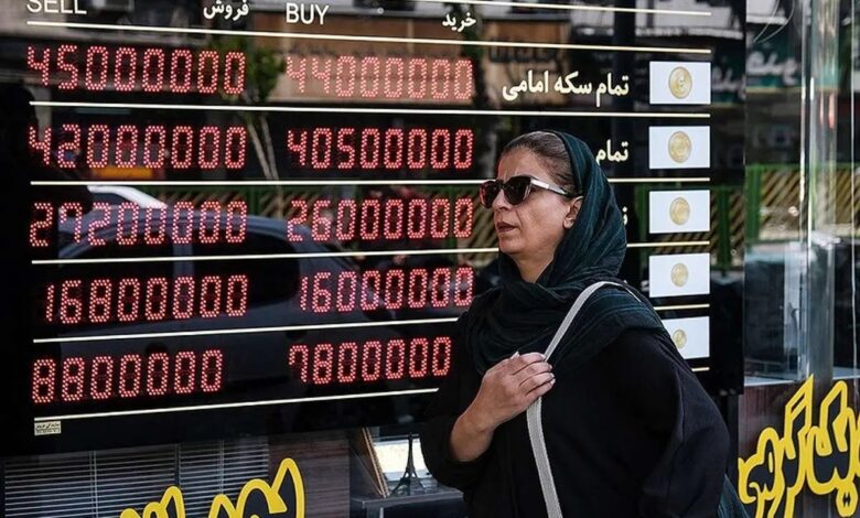 پیش بینی قیمت دلار؛ تعادل عرضه و تقاضا در بازار ادامه می یابد؟