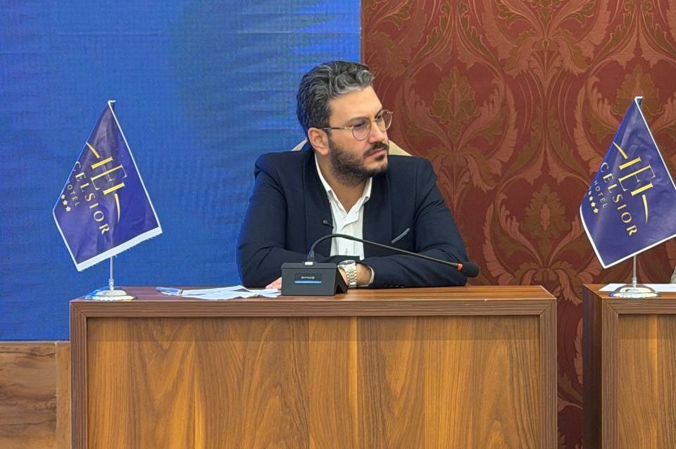 دریای ایران باید محور نقشه راه تجاری و صنعتی کشور باشد