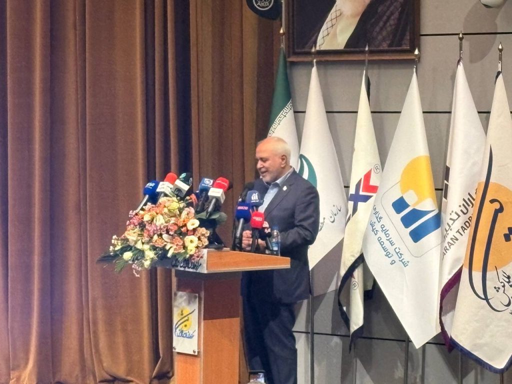 ظریف: ایران میتواند دوباره نقطه اتصال همکاریهای منطقهای و جهانی شود 5 photo 2025 11 10 17 56 13