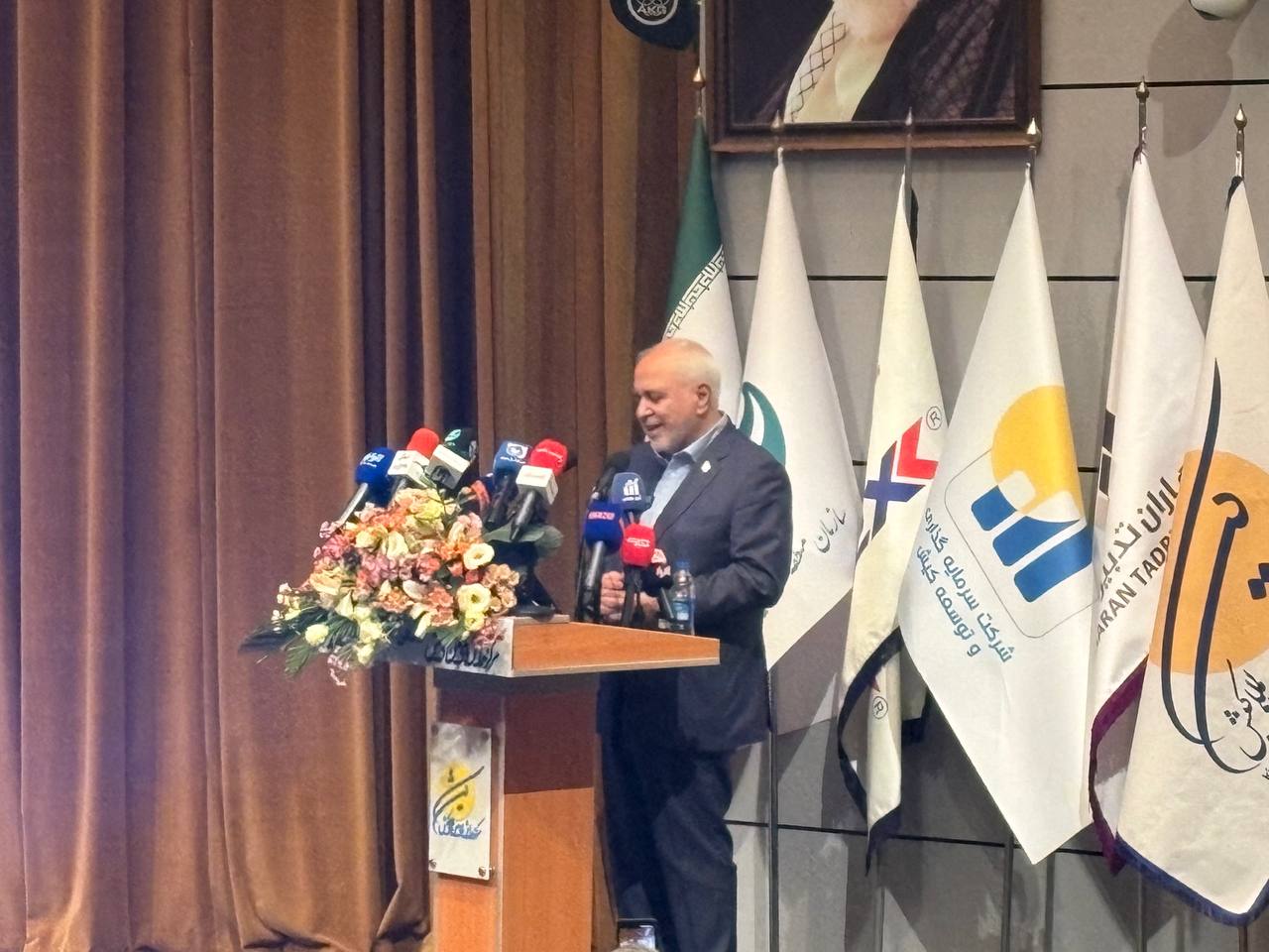 روابط با روسیه باید متعادل و بر پایه استقلال کشور باشد