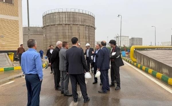 بازدید مدیرعامل پتروشیمی شازند از سایت مخازن صادراتی ماهشهر بازدید مدیرعامل پتروشیمی شازند از سایت مخازن صادراتی ماهشهر