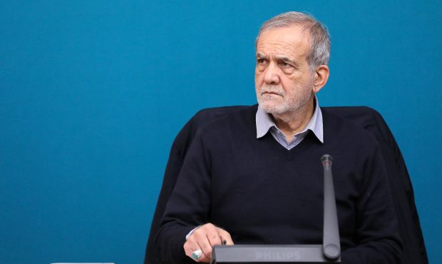 پزشکیان: هیچ دشمنی نمی‌تواند ما را به زانو درآورد