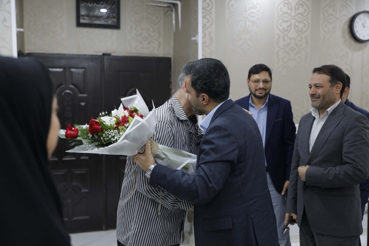 پس از ۲۰ سال یک زندانی جرائم غیرعمد به همت شرکت نفت ستاره خلیج فارس آزاد شد