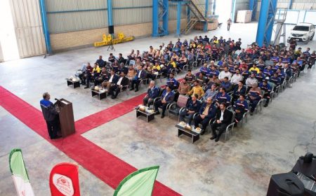 مراسم تجلیل از کارکنان نمونه شرکت صنایع و آهن فولاد سرمد ابرکوه در روز کارگر