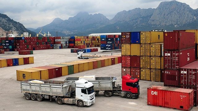 فعالیت همه گمرک‌های عراق با ایران از سر گرفته شد