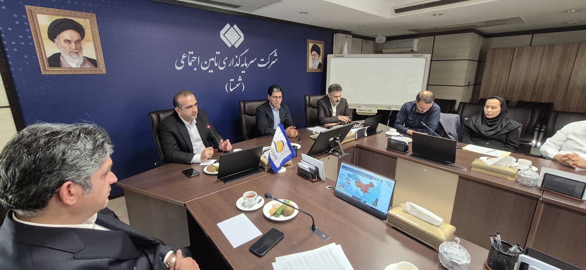 نشست بررسی فرصتها و ظرفیتهای کریدوری و بازارهای اوراسیا از طریق منطقه آزاد انزلی