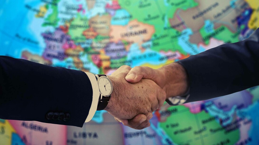 دیپلماسی زمان برگ برنده رقابت در حوزه انرژی است