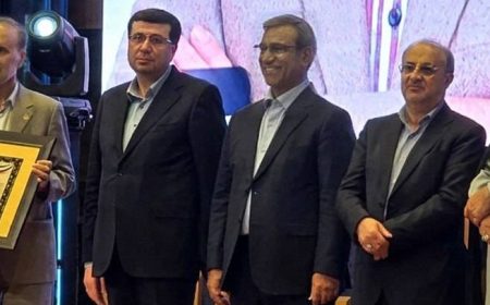تجلیل از مدیرعامل مجتمع فولاد خراسان به‌ عنوان مدیر واحد نمونه صنعتی خراسان رضوی