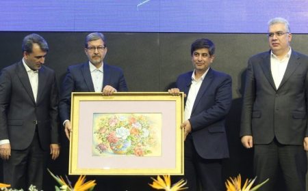 تقدیر از مدیرعامل فولاد مبارکه به پاس نقش‌آفرینی در بازسازی و بازگشت به مدار تولید